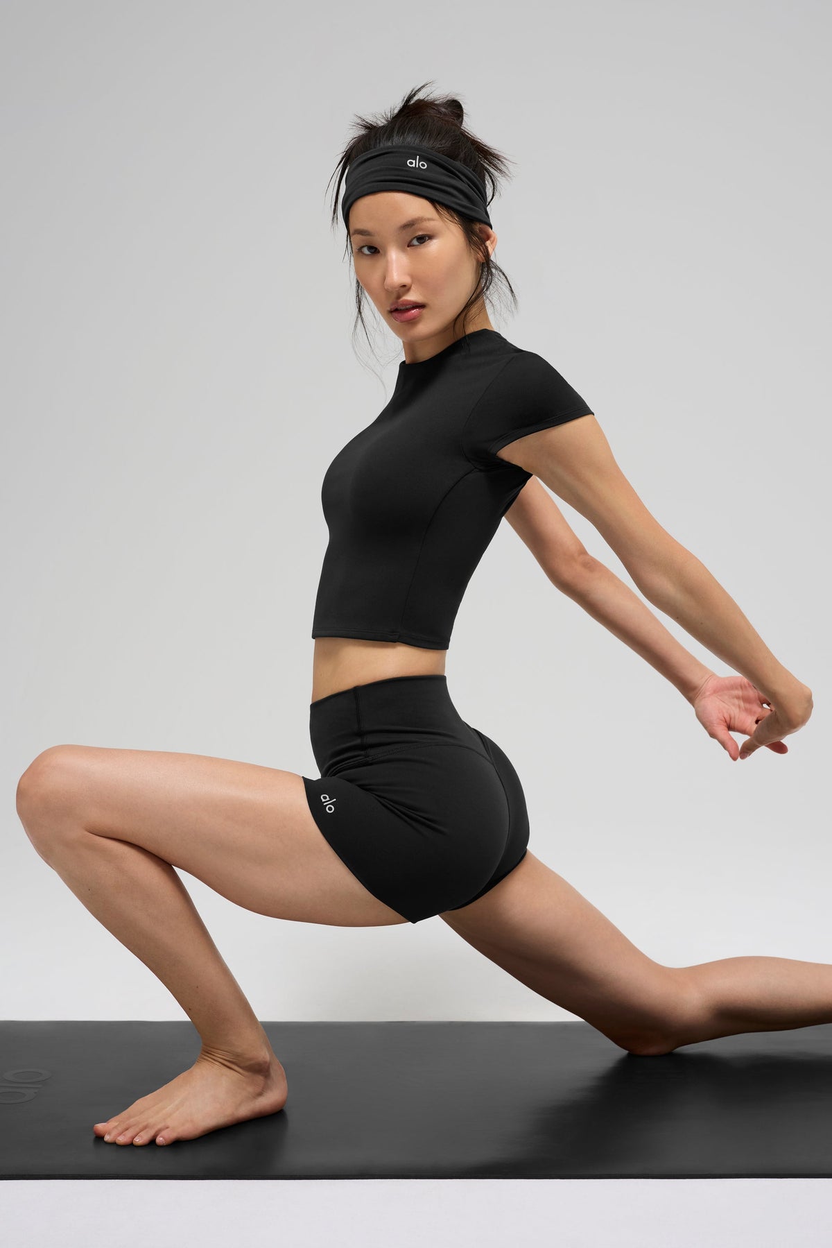 Alo Yoga ALO Softsculpt Precision Short Sleeve Top - Black - imagen 6