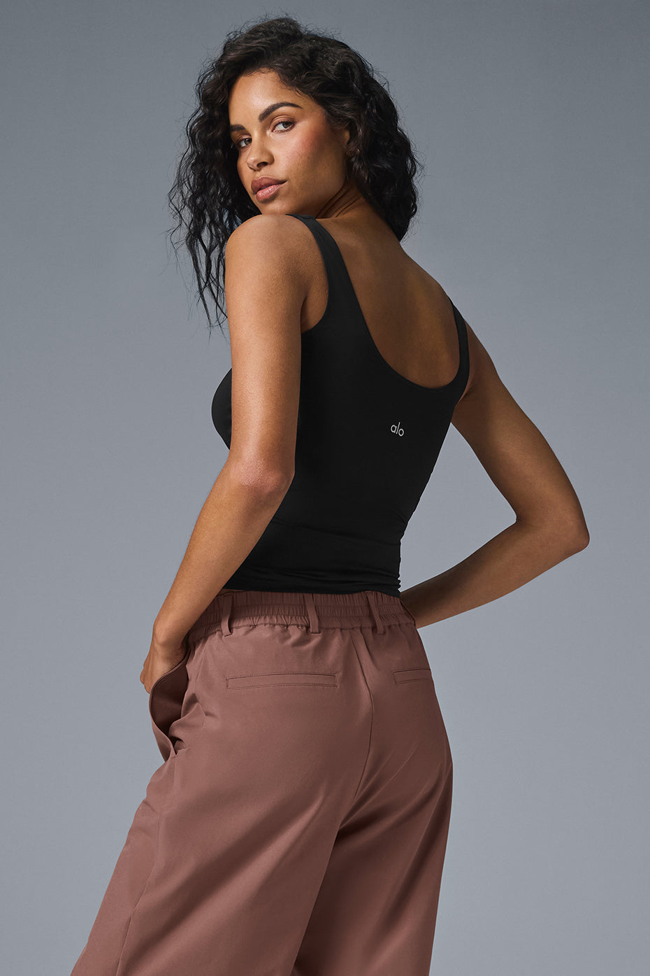 Alo Yoga Sheer Glow Tank - Black - imagen 3