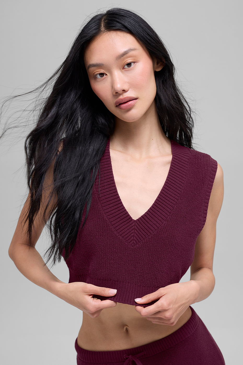 Alo Yoga Supernatural Sweater Tank - Burgundy - imagen 3