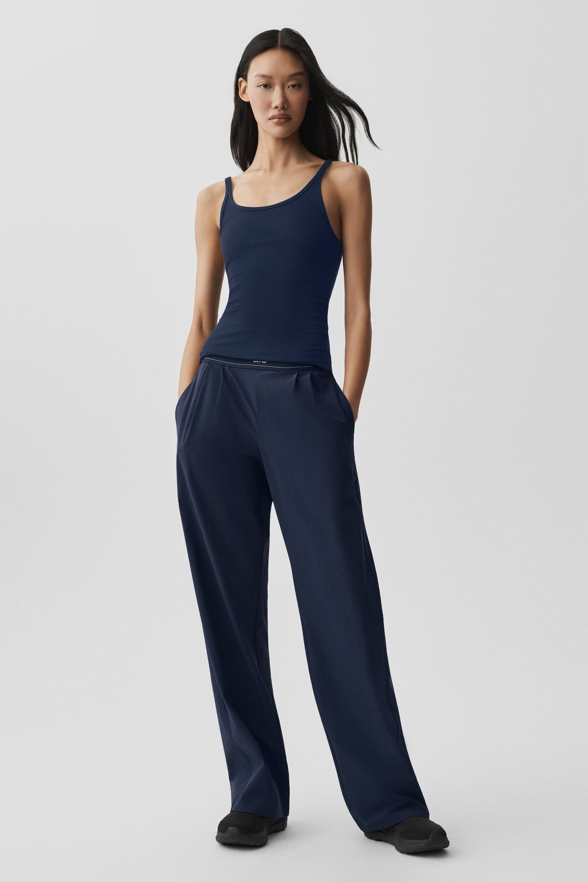 Alo Yoga Ribbed Adore Tank - Navy - imagen 4