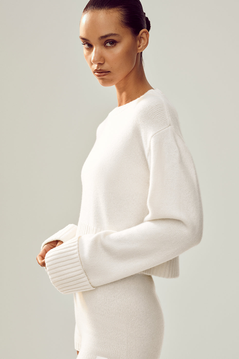 Alo Yoga Cashmere Embrace Pullover - Ivory - imagen 3