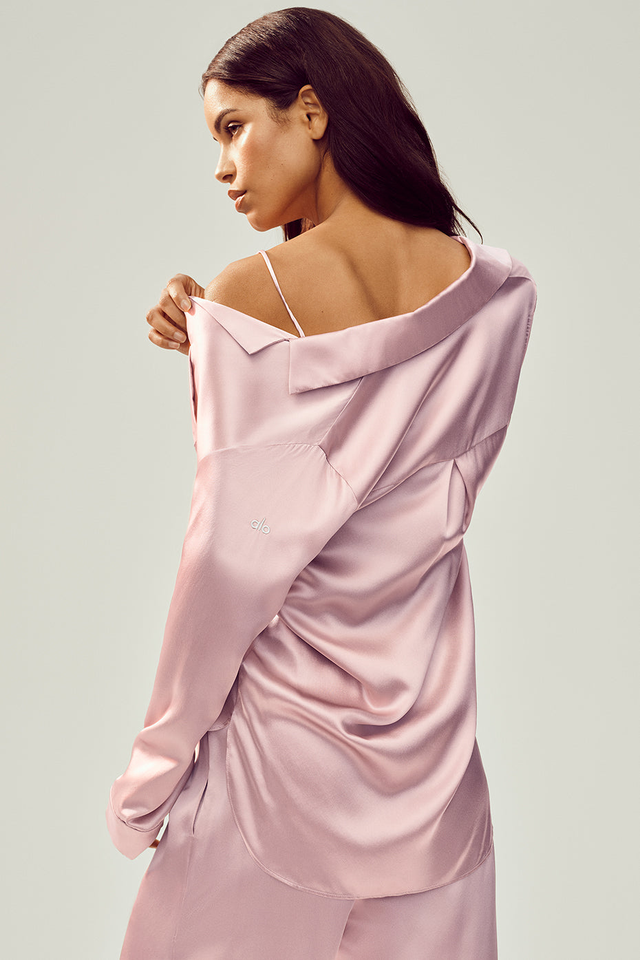 Alo Yoga Silk Luminous Button Up - Pink Champagne - imagen 4