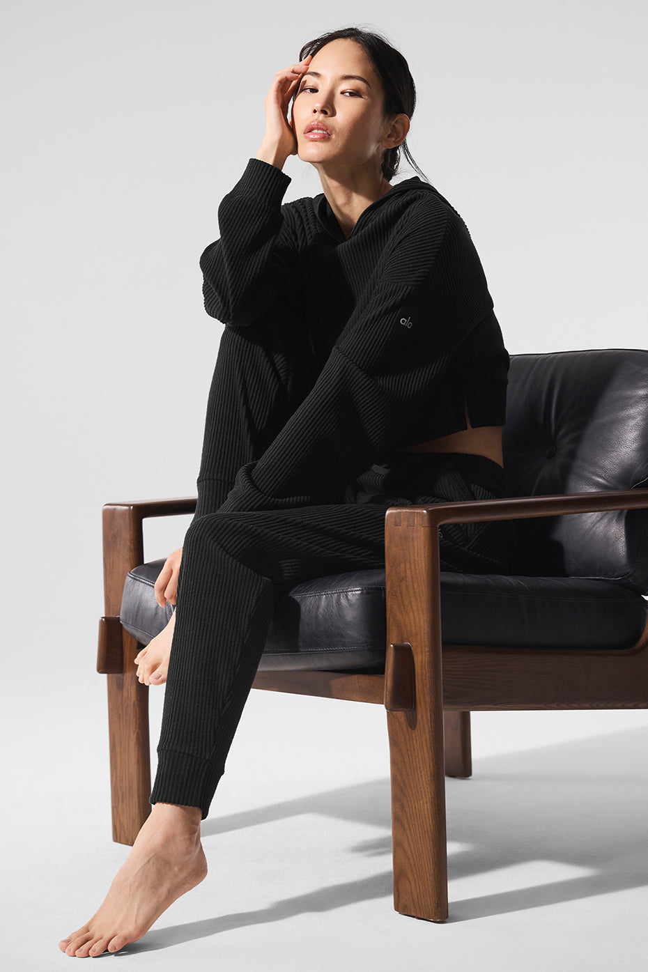 Alo Yoga Muse Hoodie - Black - imagen 5