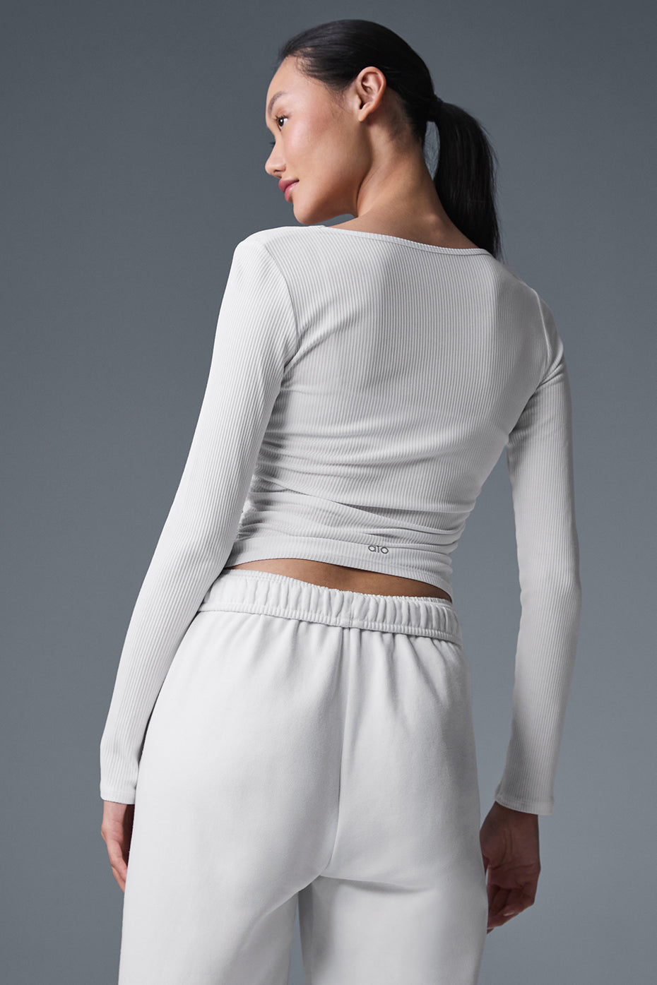 Alo Yoga Gather Long Sleeve - White - imagen 3
