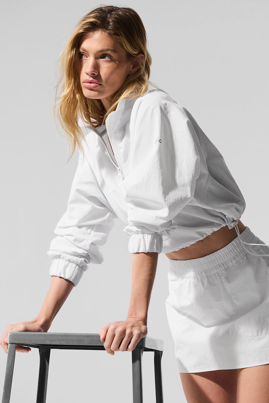 Alo Yoga Cropped 1/4 Zip Alumni Pullover - White - imagen 5