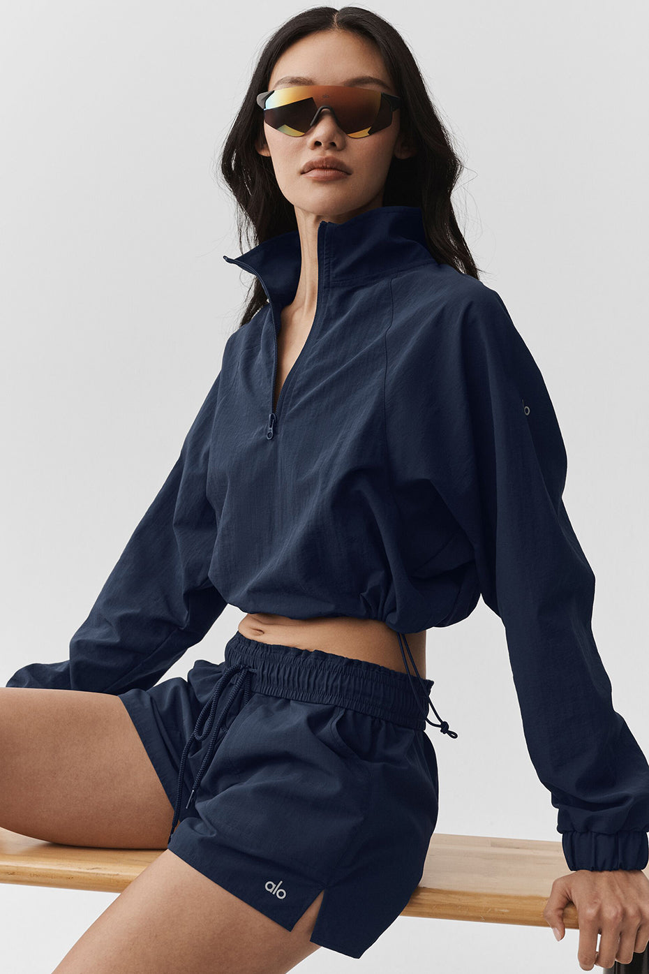 Alo Yoga Cropped 1/4 Zip Alumni Pullover - Navy - imagen 5