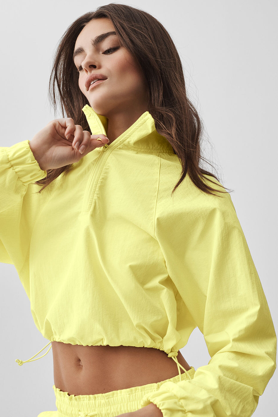 Alo Yoga Cropped 1/4 Zip Alumni Pullover - Sunshine - imagen 3
