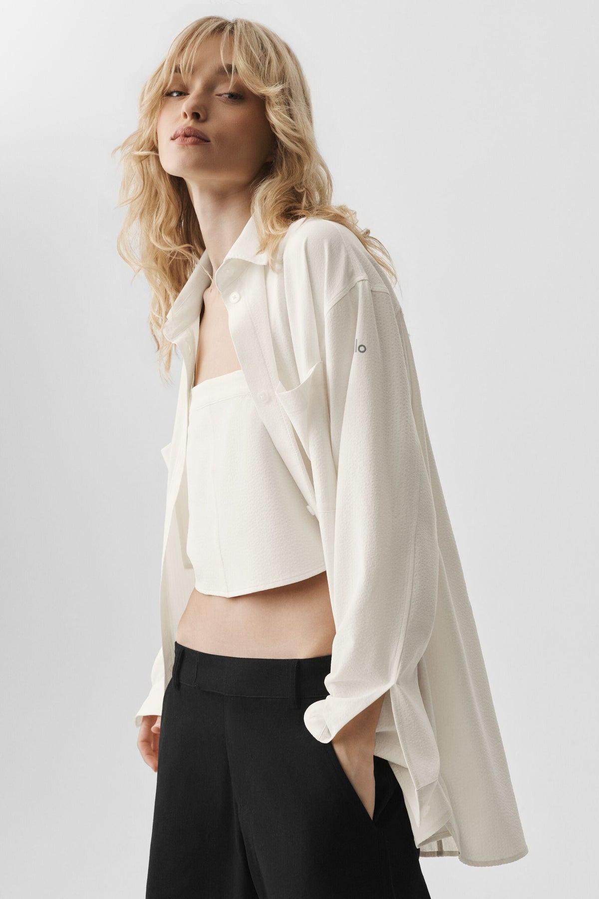 Alo Yoga Dreamscape Button Down Long Sleeve - Ivory - imagen 5