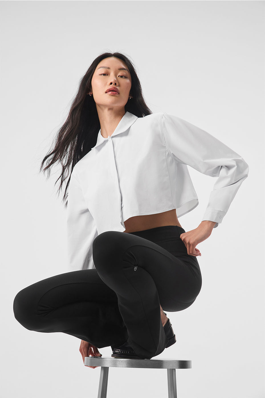 Alo Yoga Cropped Take Me Out Button Up - White - imagen 1