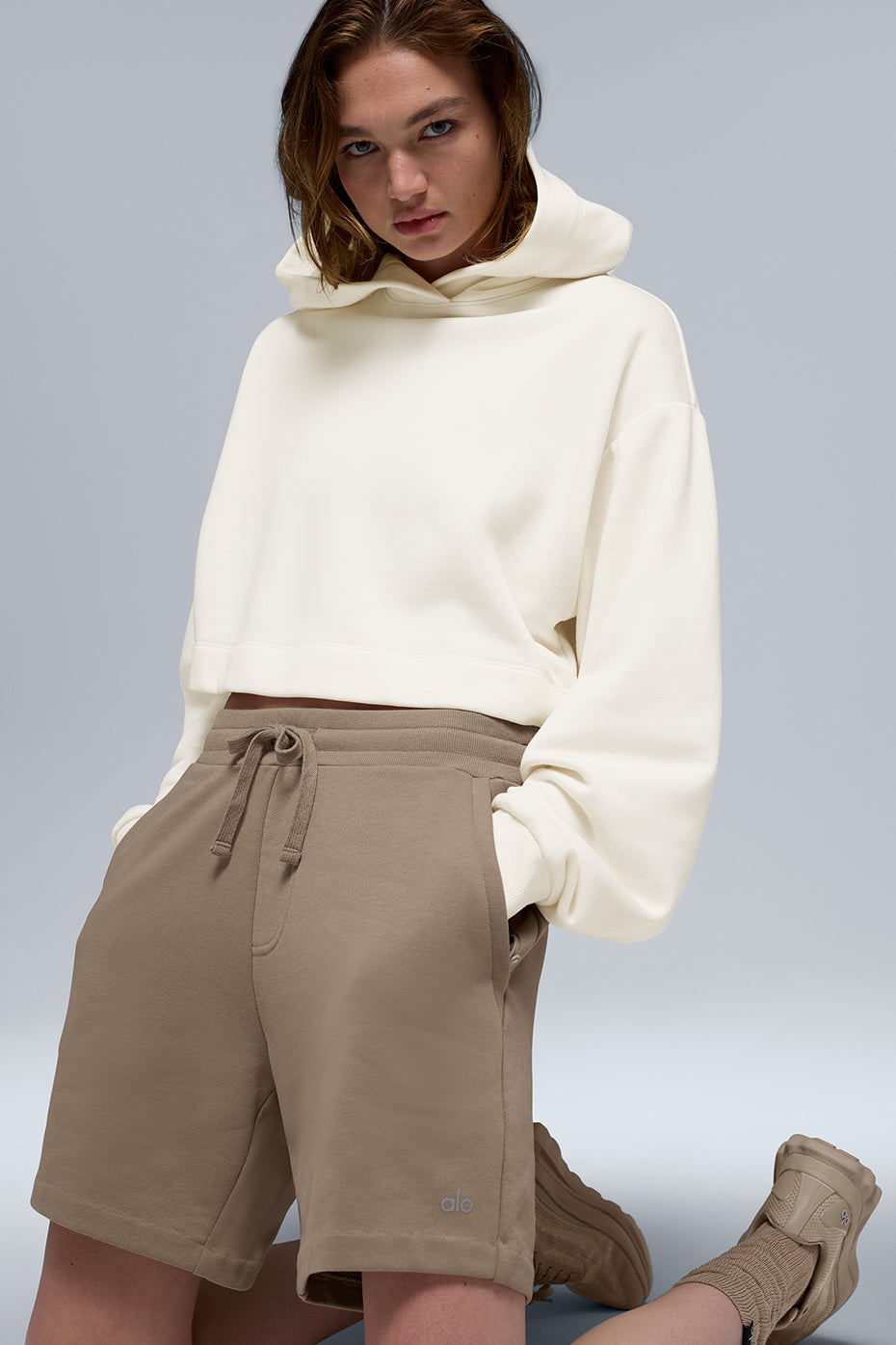 Alo Yoga Bae Hoodie - Ivory - imagen 5