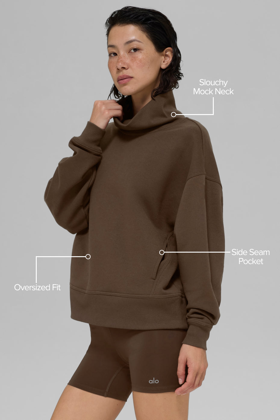 Alo Yoga Hazy Mock Neck Pullover - Espresso - imagen 2