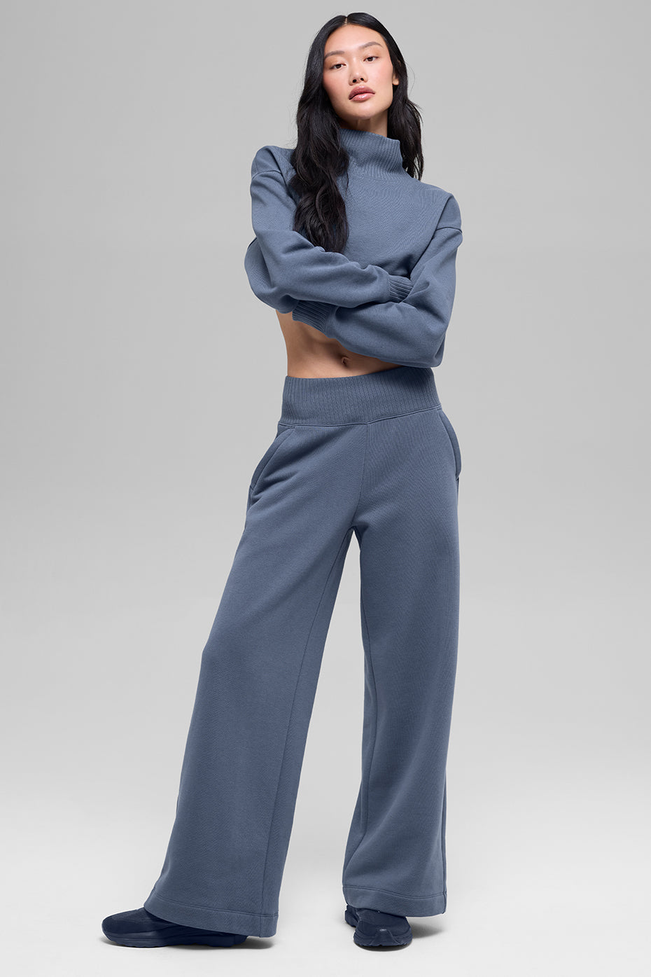 Alo Yoga Cropped Serenity Coverup - Bluestone - imagen 5
