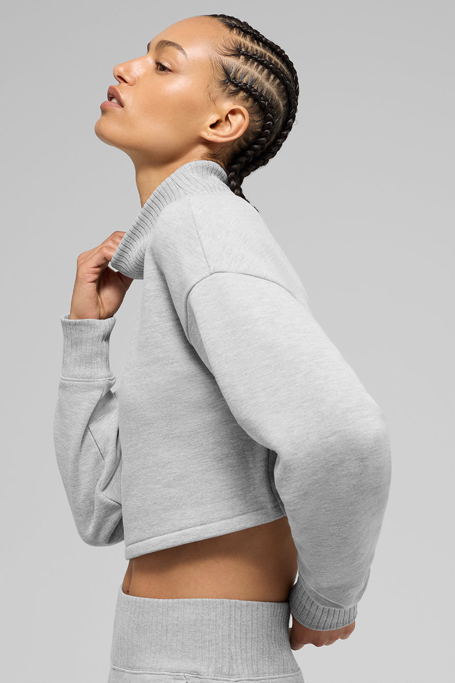 Alo Yoga Cropped Serenity Coverup - Athletic Heather Grey - imagen 3