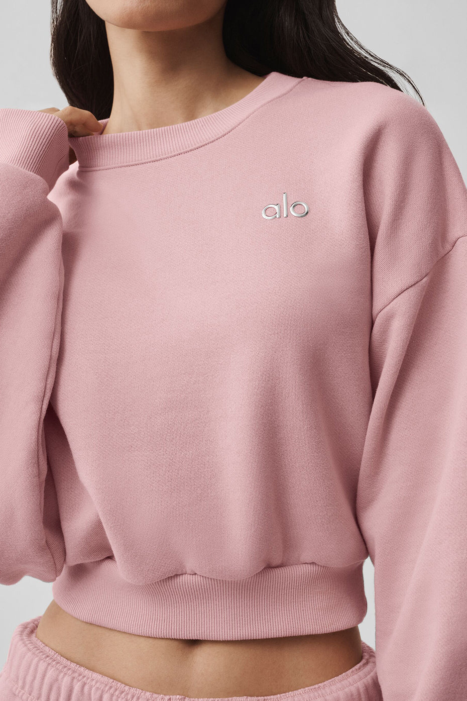 Alo Yoga Cropped Accolade Crewneck - Vintage Pink - imagen 4