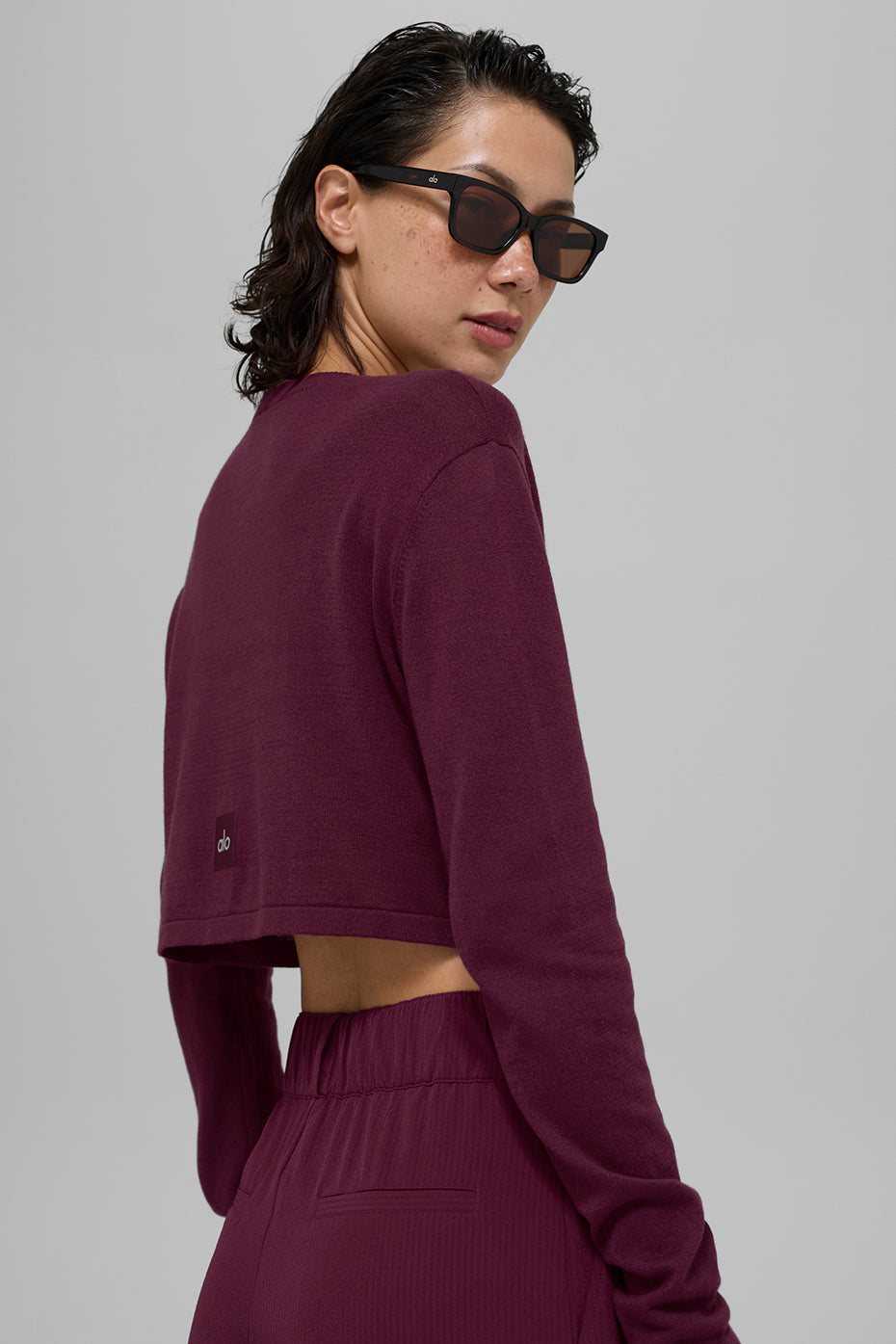 Alo Yoga Supernatural Sweater Cardigan - Burgundy - imagen 2
