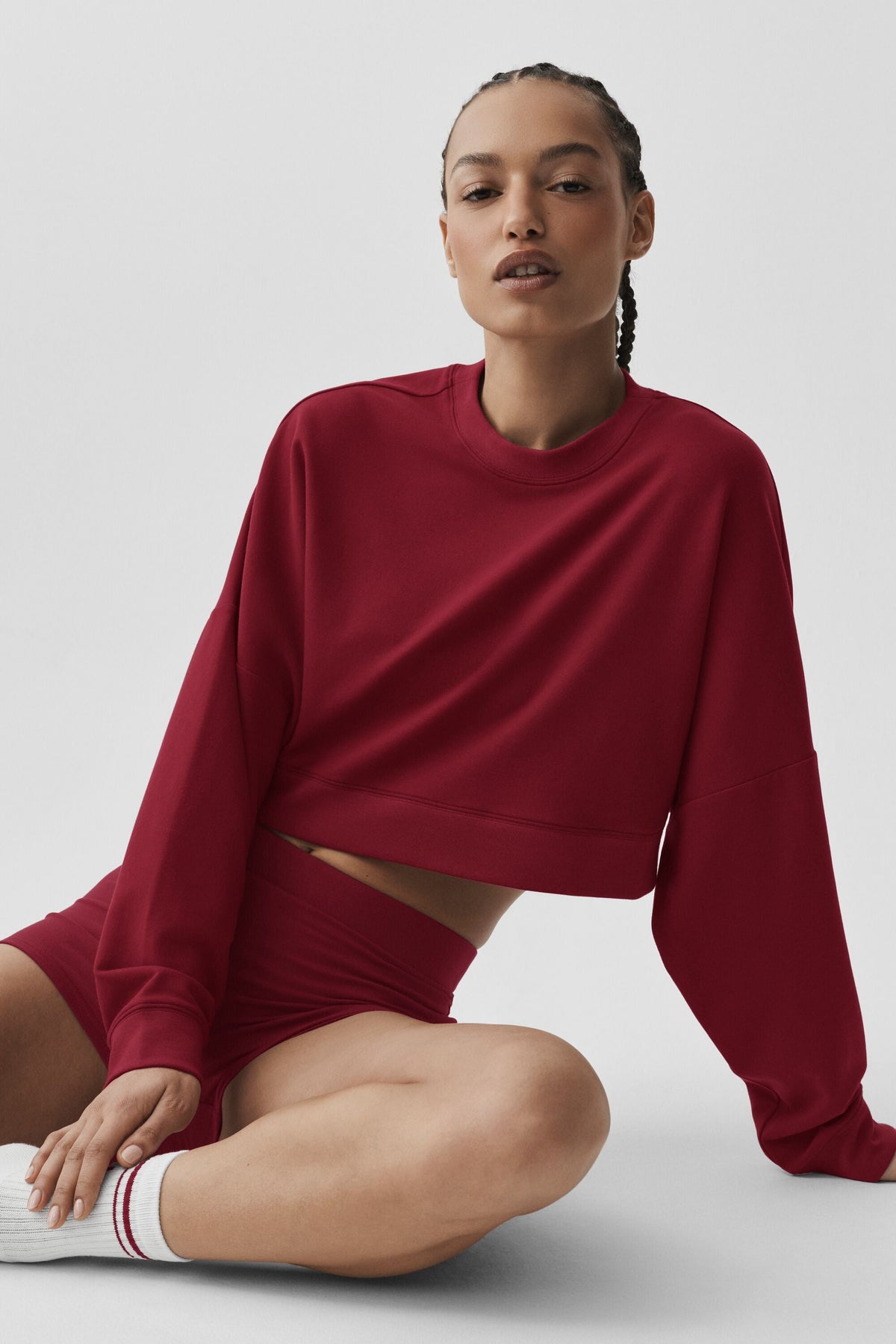 Alo Yoga Cropped Sway Crew Neck Pullover - Summer Romance Red - imagen 4