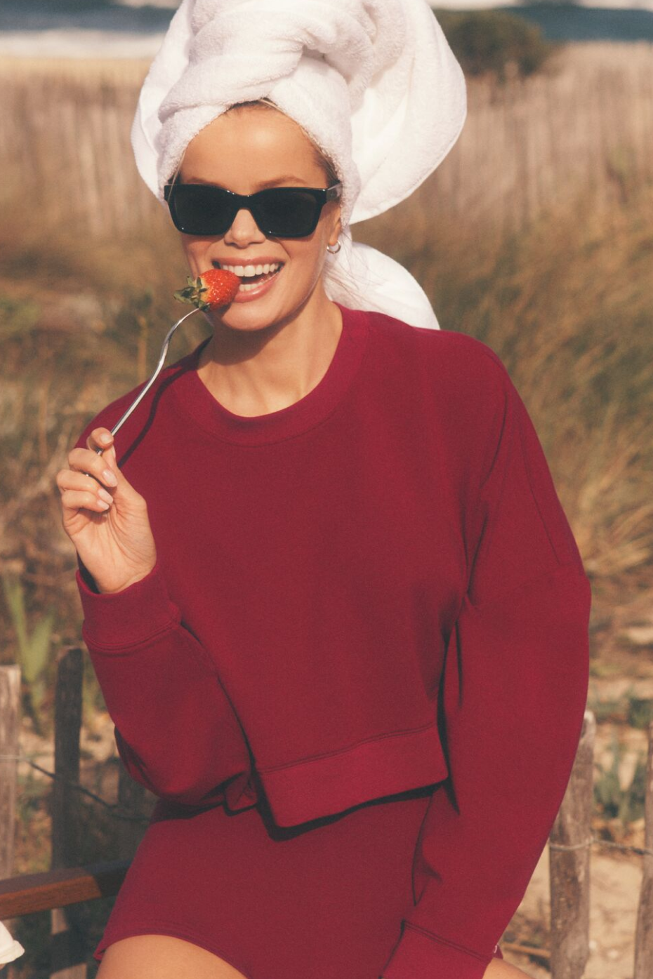 Alo Yoga Cropped Sway Crew Neck Pullover - Summer Romance Red - imagen 1