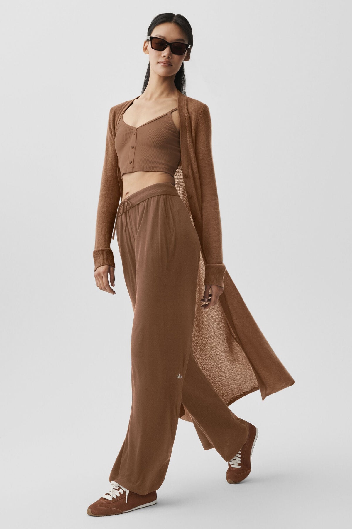 Alo Yoga Sheer Cashmere Long Cardigan - Sun Kissed Brown - imagen 6