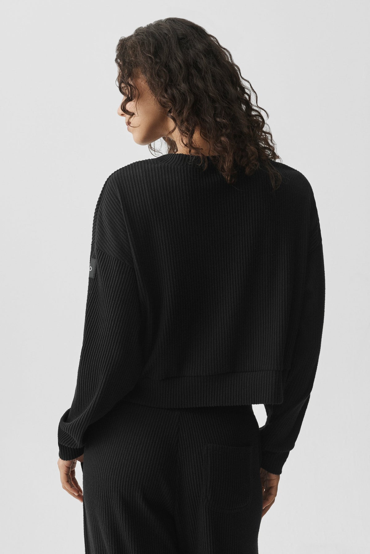Alo Yoga Muse Crew Neck Pullover - Black - imagen 2