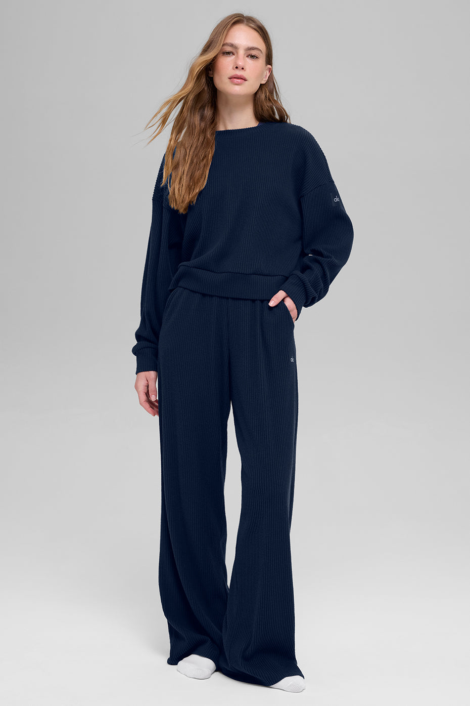 Alo Yoga Muse Crew Neck Pullover - Navy - imagen 6
