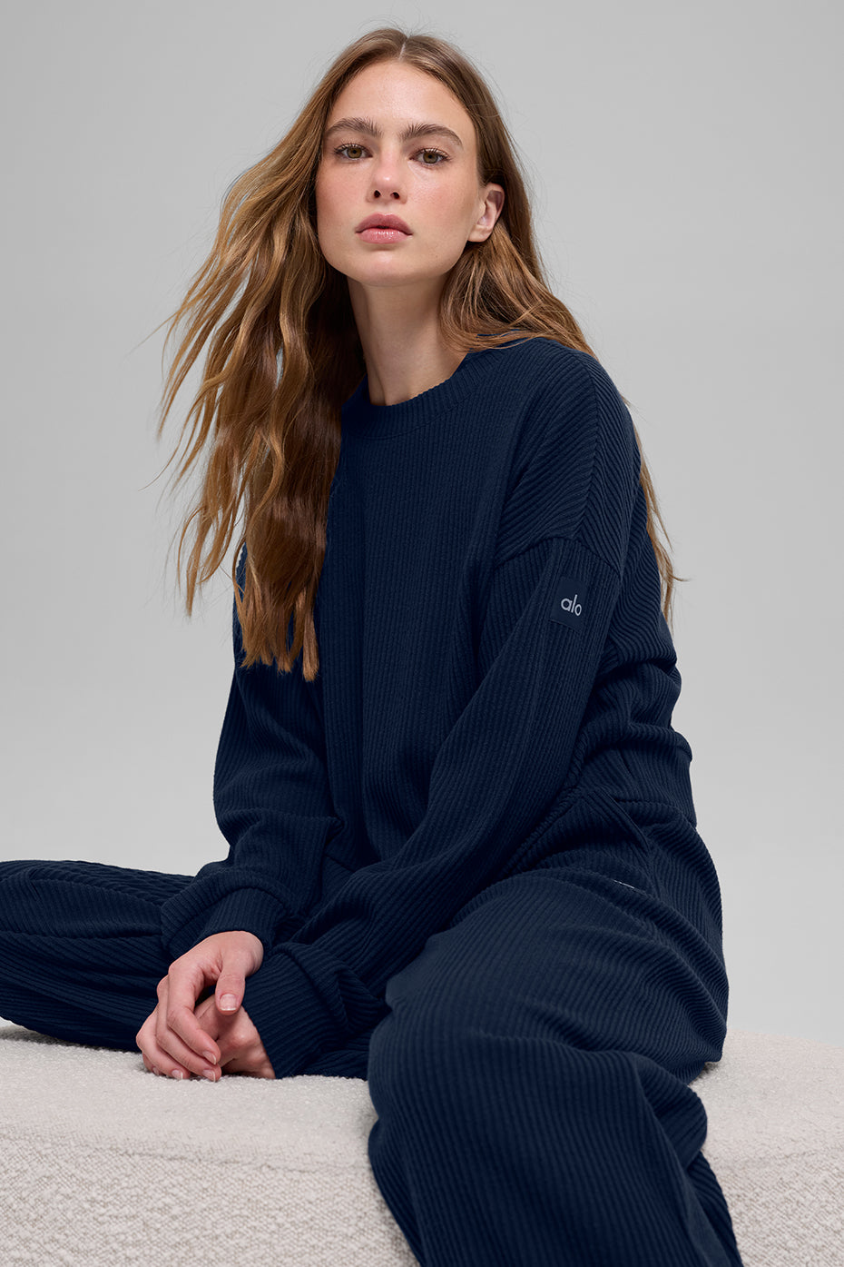 Alo Yoga Muse Crew Neck Pullover - Navy - imagen 4