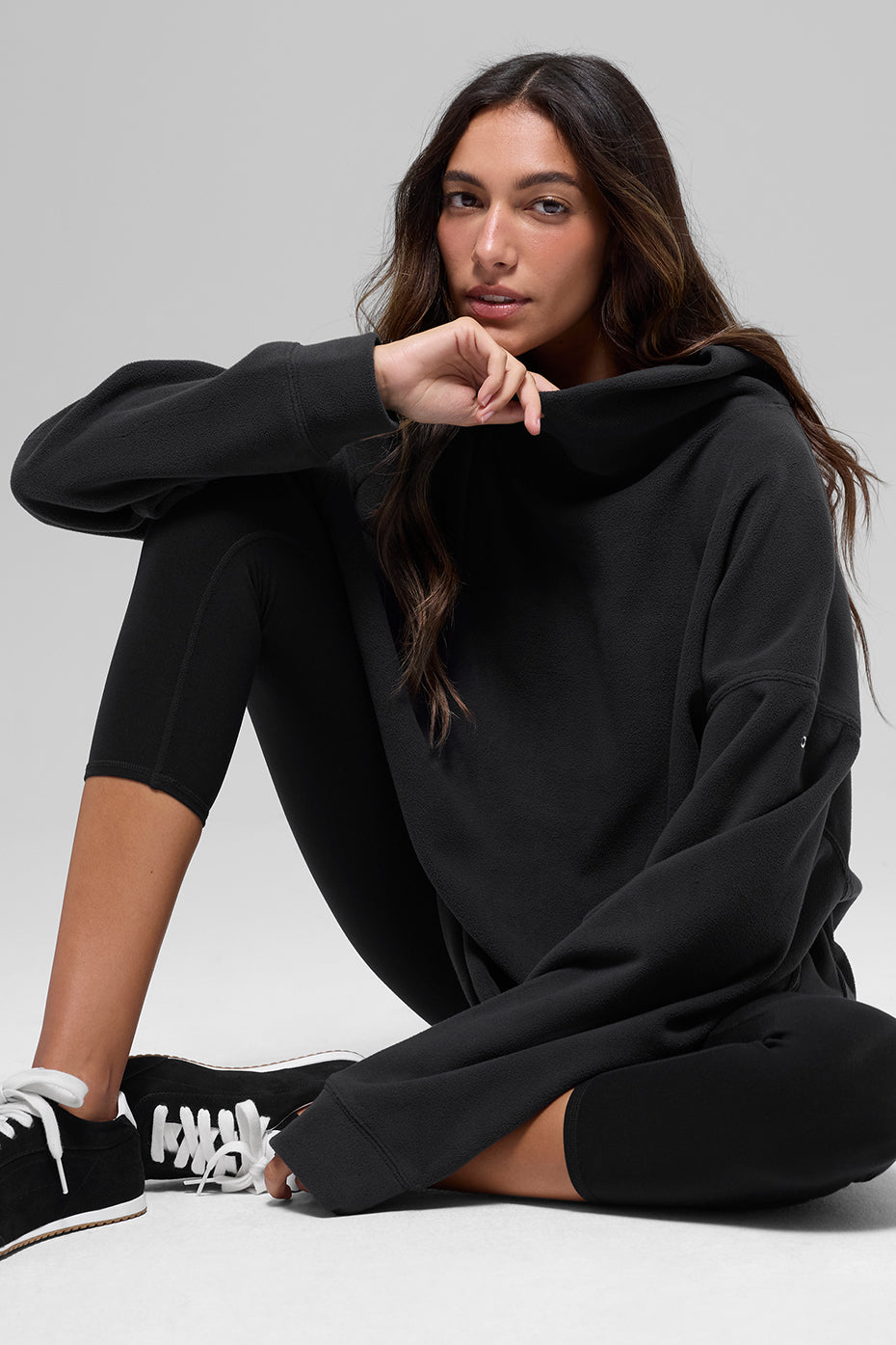 Alo Yoga Polar Fleece Hazy Pullover - Black - imagen 4
