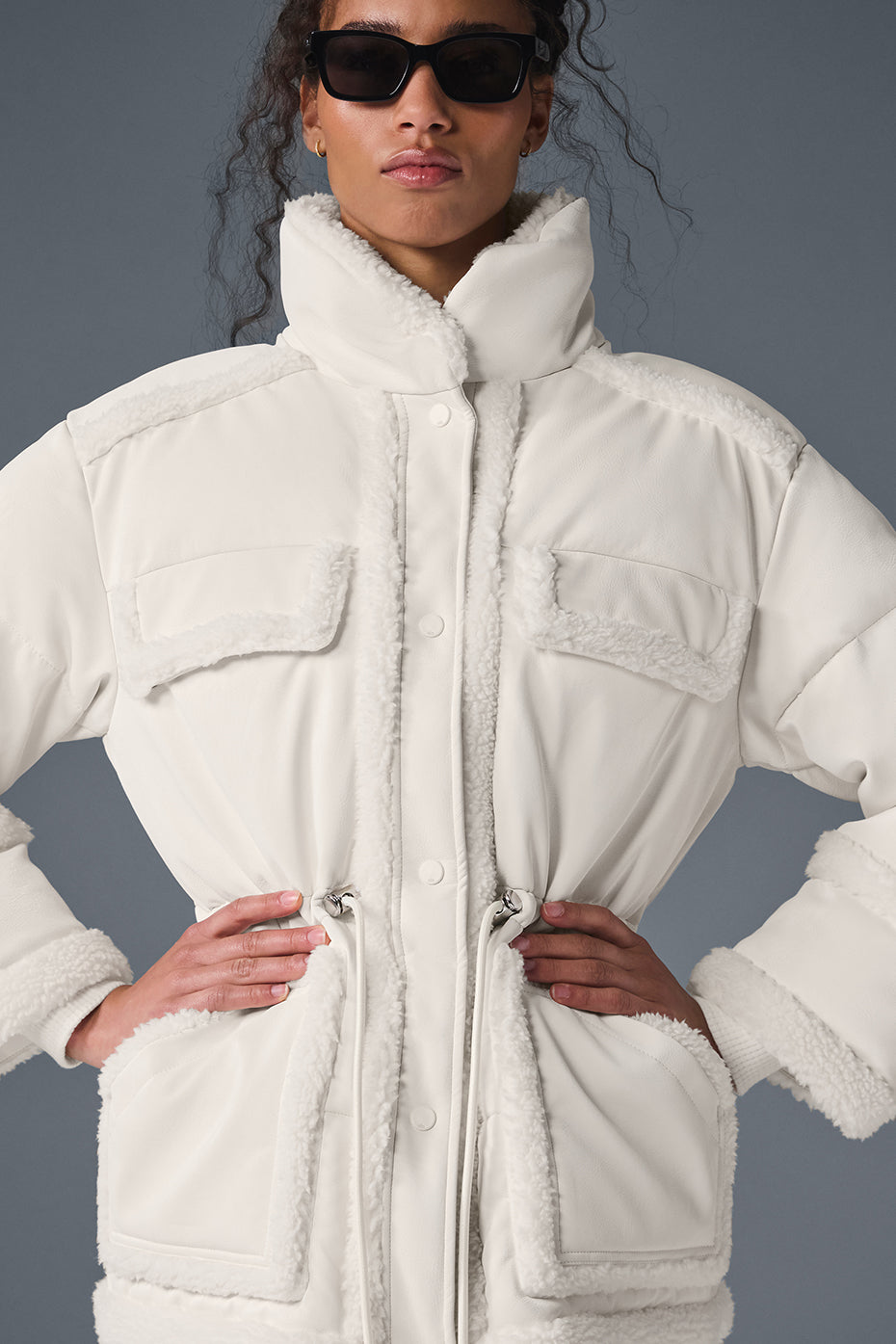 Alo Yoga Ice Breaker Puffer Jacket - Ivory - imagen 4
