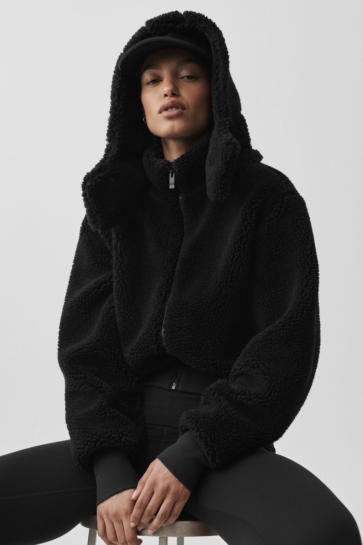 Alo Yoga Foxy Sherpa Jacket - Black - imagen 3
