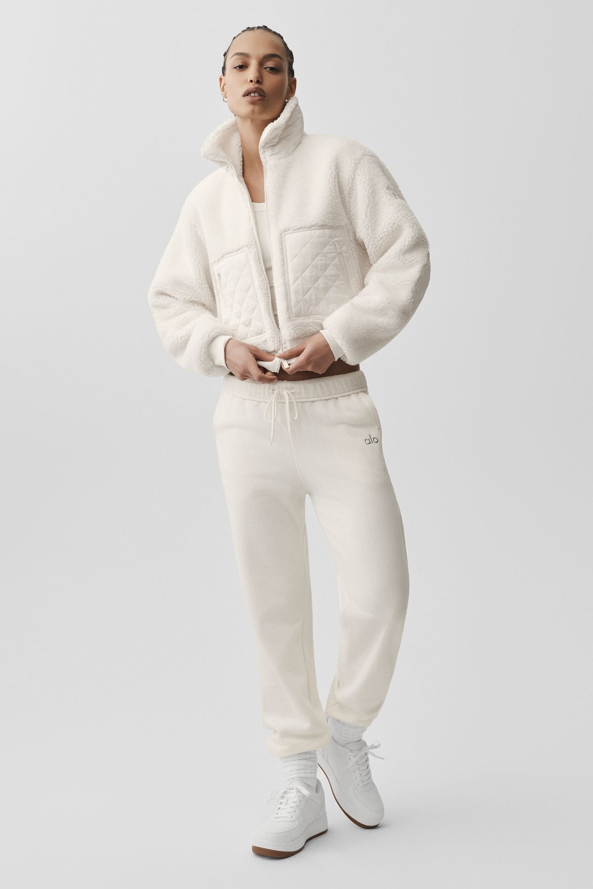 Alo Yoga Sherpa Edge Bomber - Ivory - imagen 6