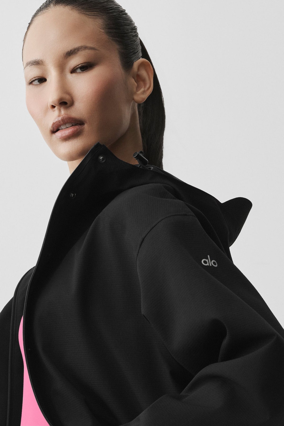 Alo Yoga Rain Or Shine Long Coat - Black - imagen 5
