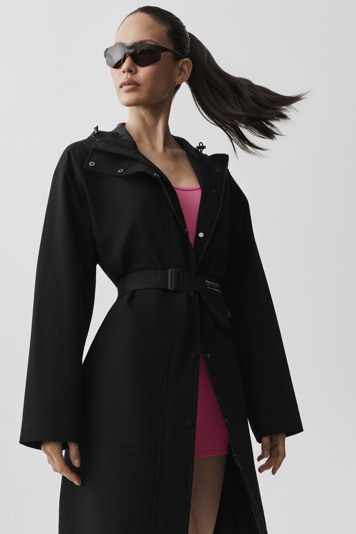 Alo Yoga Rain Or Shine Long Coat - Black - imagen 7