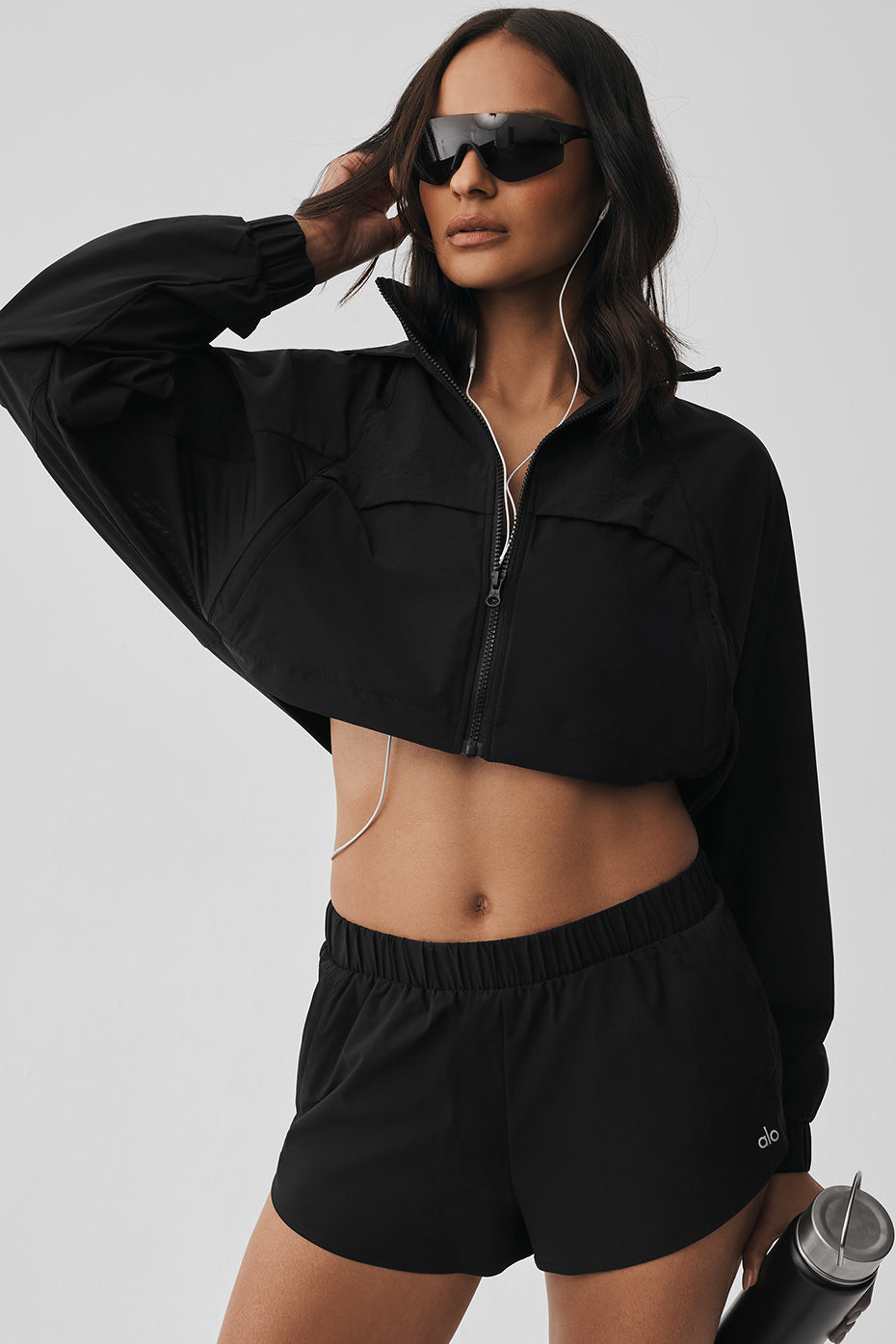 Alo Yoga Cropped Playmaker Jacket - Black - imagen 1
