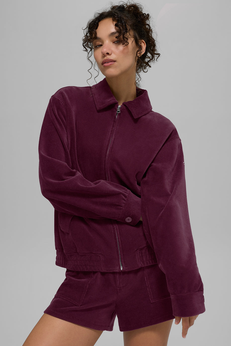 Alo Yoga Micro Corduroy On Duty Jacket - Burgundy - imagen 3