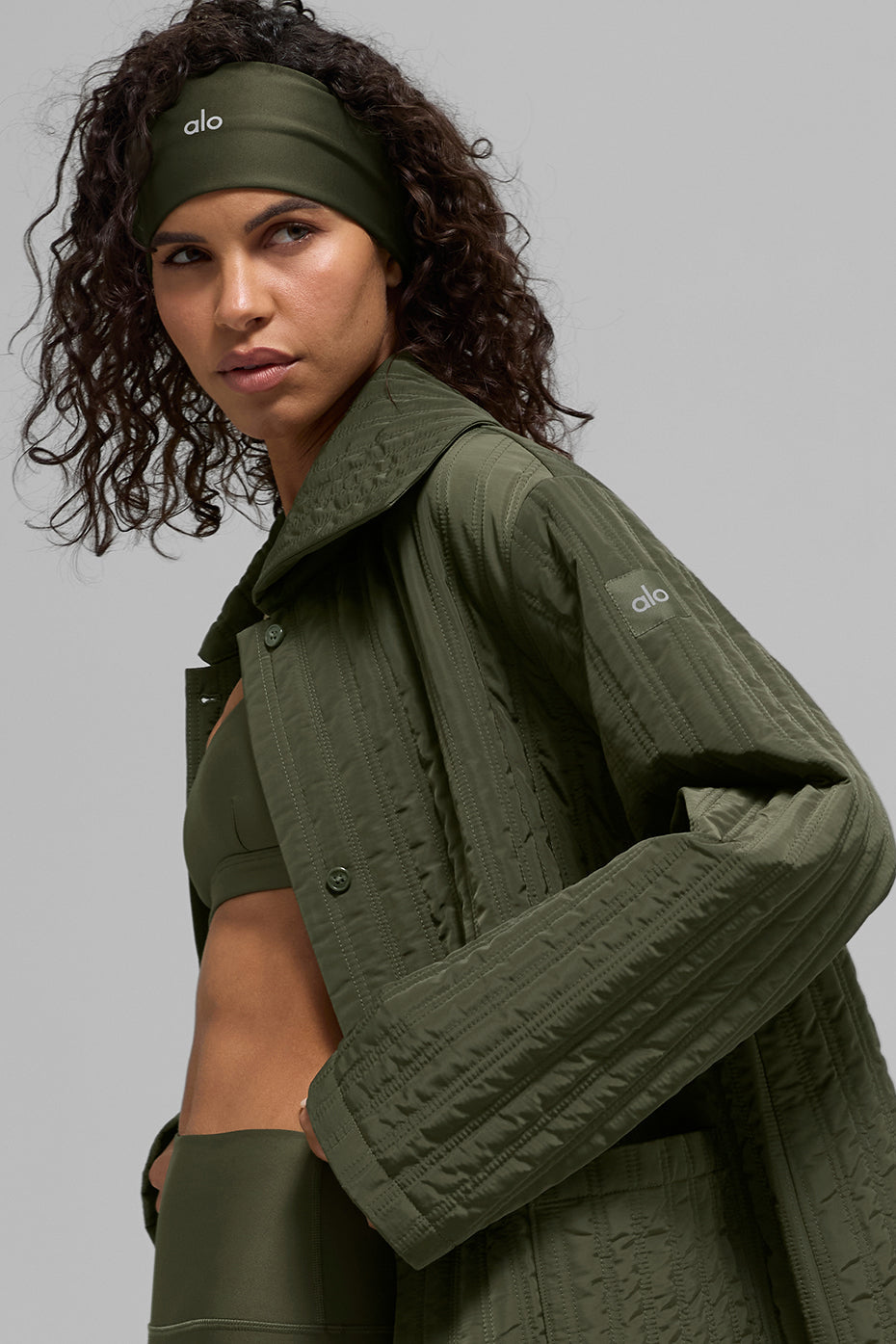 Alo Yoga Quilted Skyline Long Coat - Green Olive - imagen 2