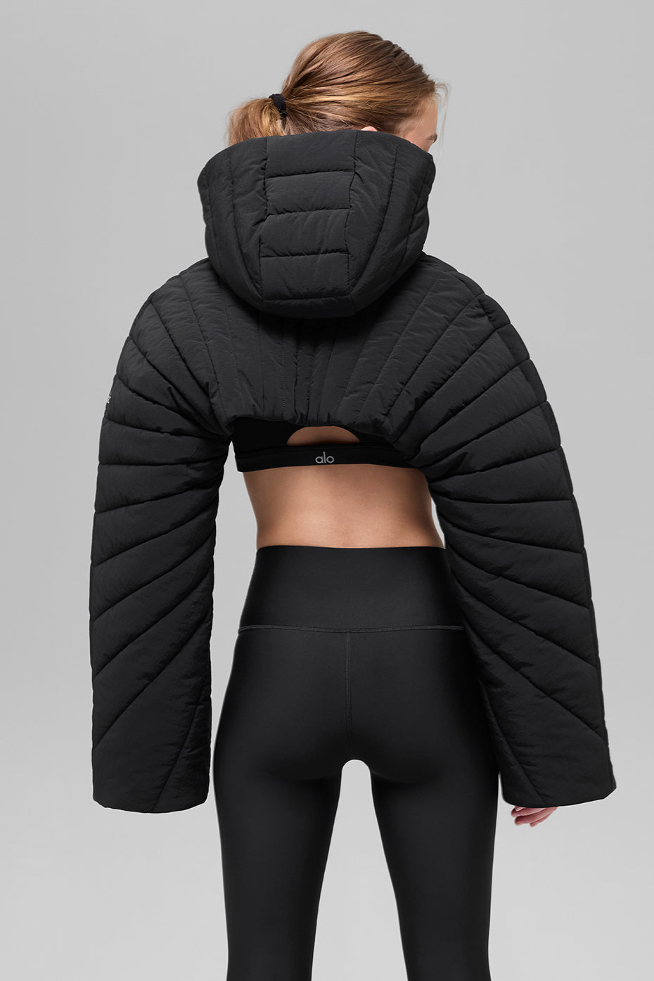 Alo Yoga Quilted Starlight Puffer Shrug - Black - imagen 3