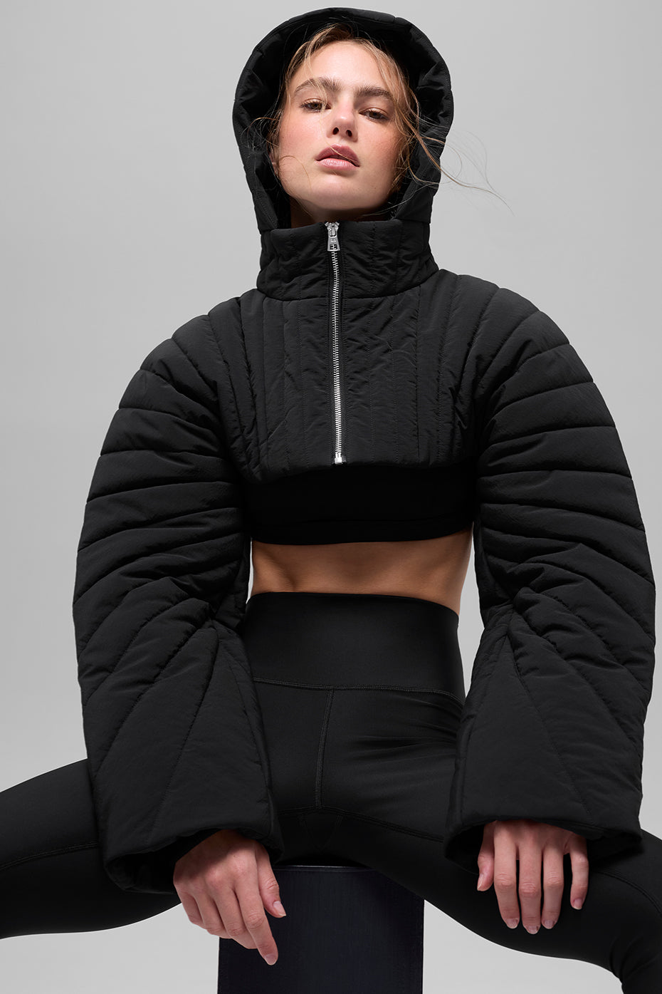 Alo Yoga Quilted Starlight Puffer Shrug - Black - imagen 4