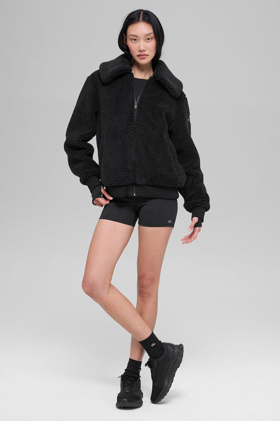 Alo Yoga Sherpa Downtown Jacket - Black - imagen 4