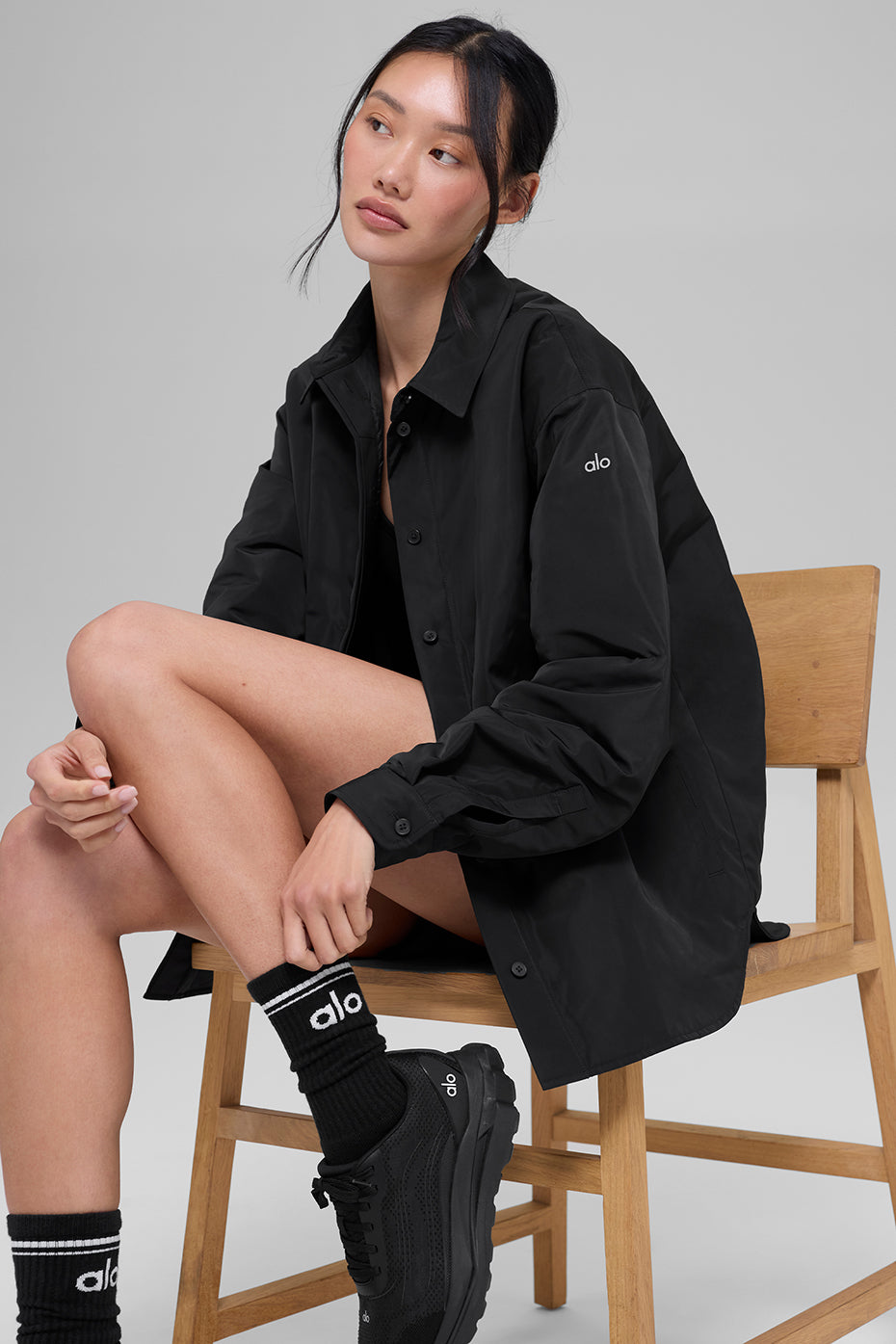 Alo Yoga Socialite Shacket - Black - imagen 6