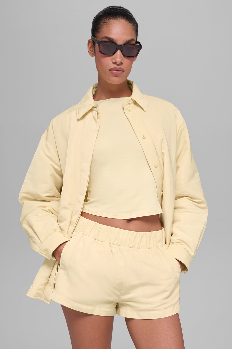 Alo Yoga Socialite Shacket - Candlelight Yellow - imagen 3