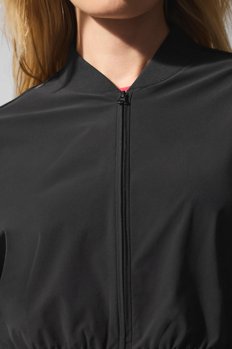 Alo Yoga Cropped Breezy Full-Zip Cover Up - Black - imagen 4