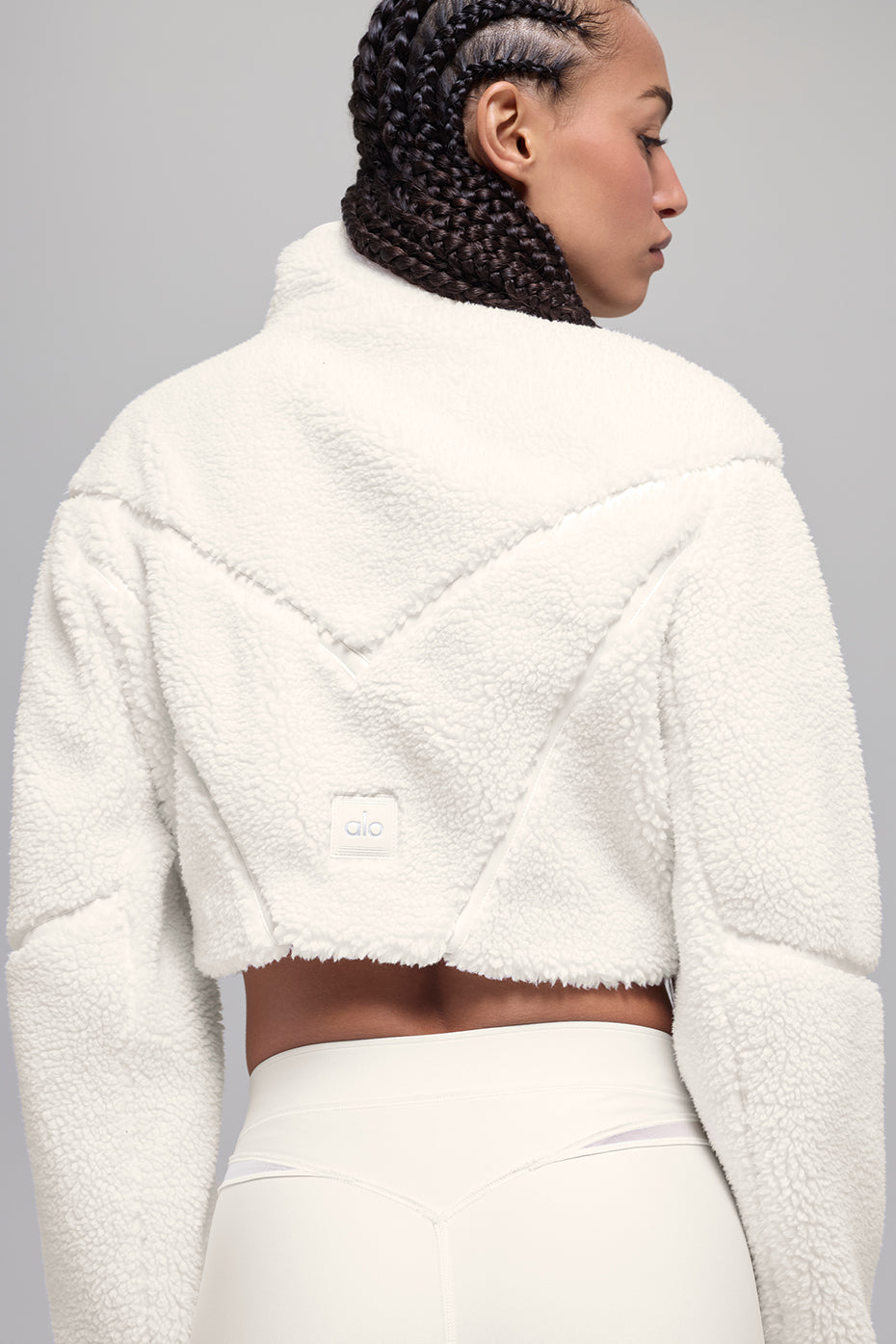 Alo Yoga Sherpa Cropped Slope Side Jacket - Ivory - imagen 2