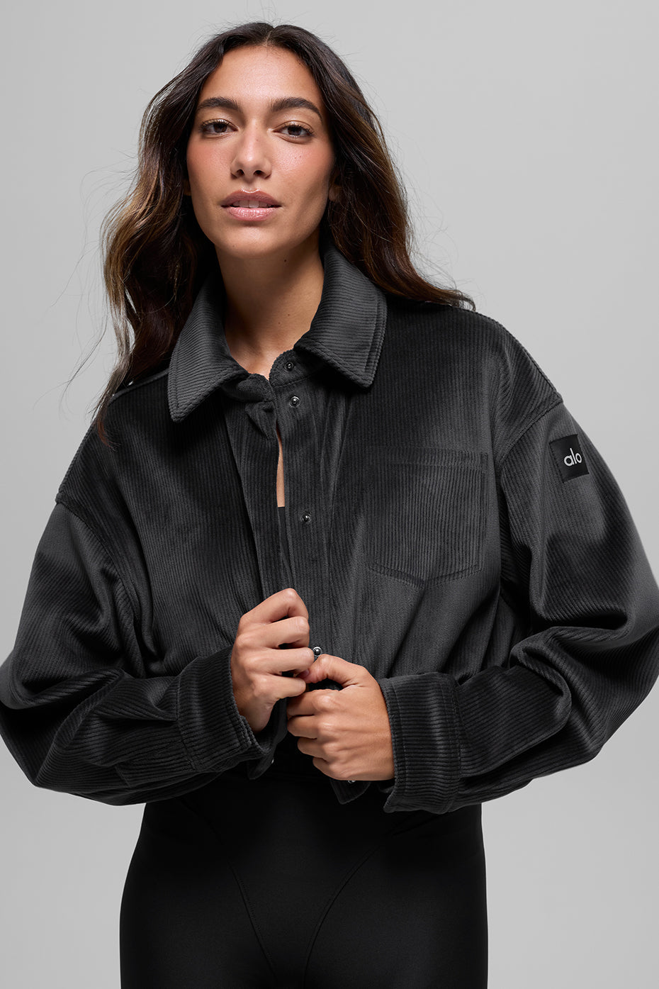 Alo Yoga Ribbed Velour Cropped Mountain Side Jacket - Black - imagen 1
