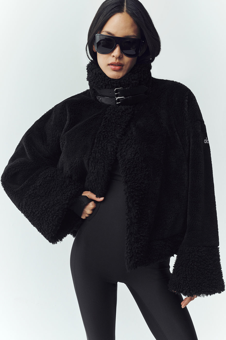 Alo Yoga Sherpa Fireside Bomber - Black - imagen 1