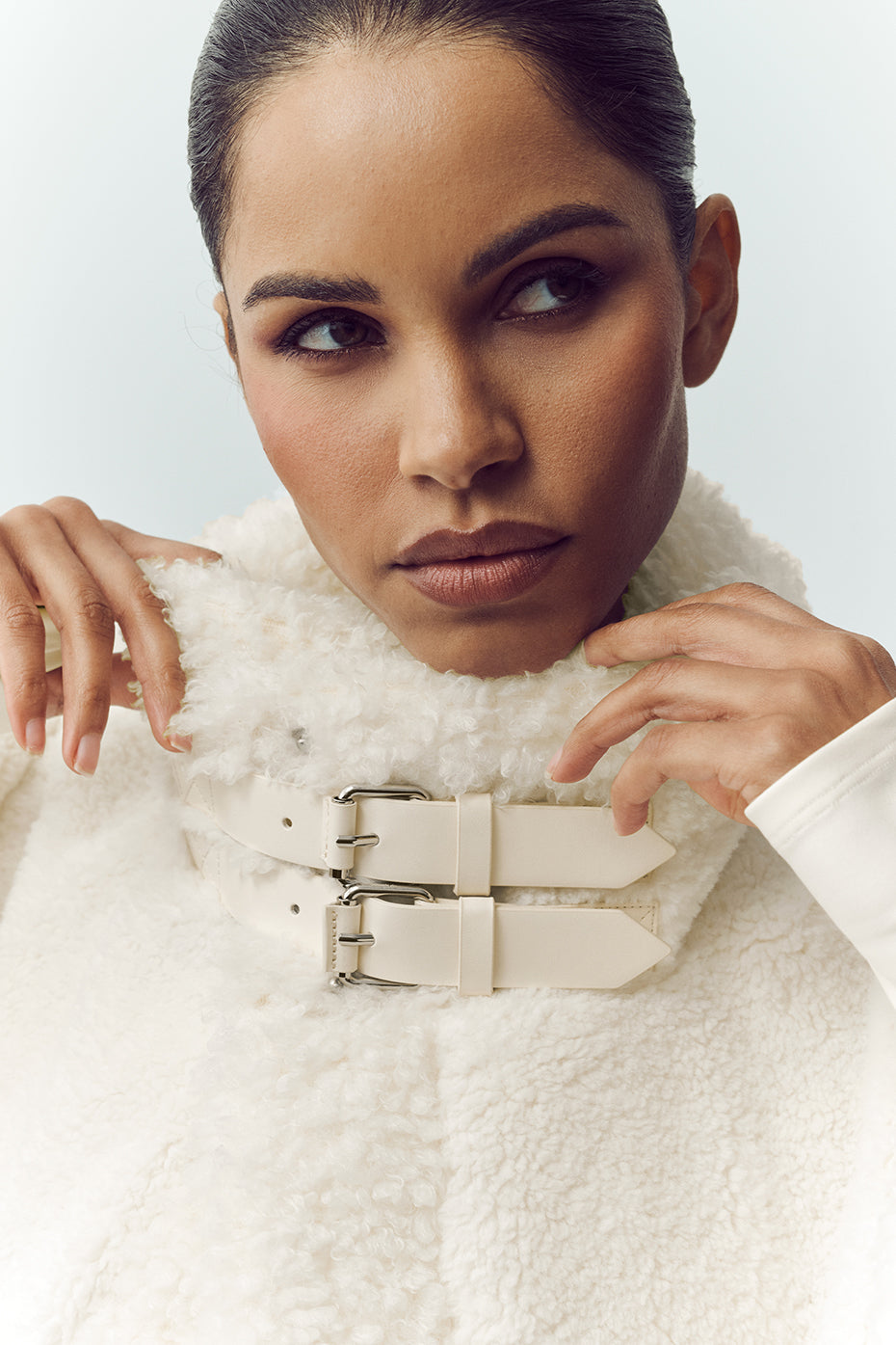 Alo Yoga Sherpa Fireside Bomber - Ivory - imagen 2
