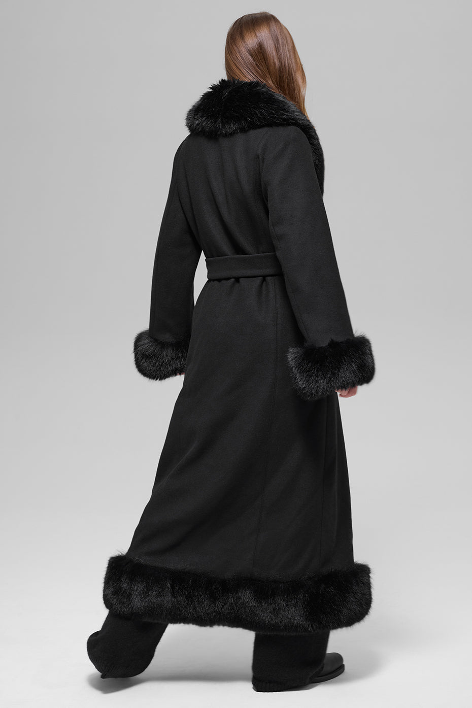 Alo Yoga Faux Fur Trimmed Longline Coat - Black - imagen 4