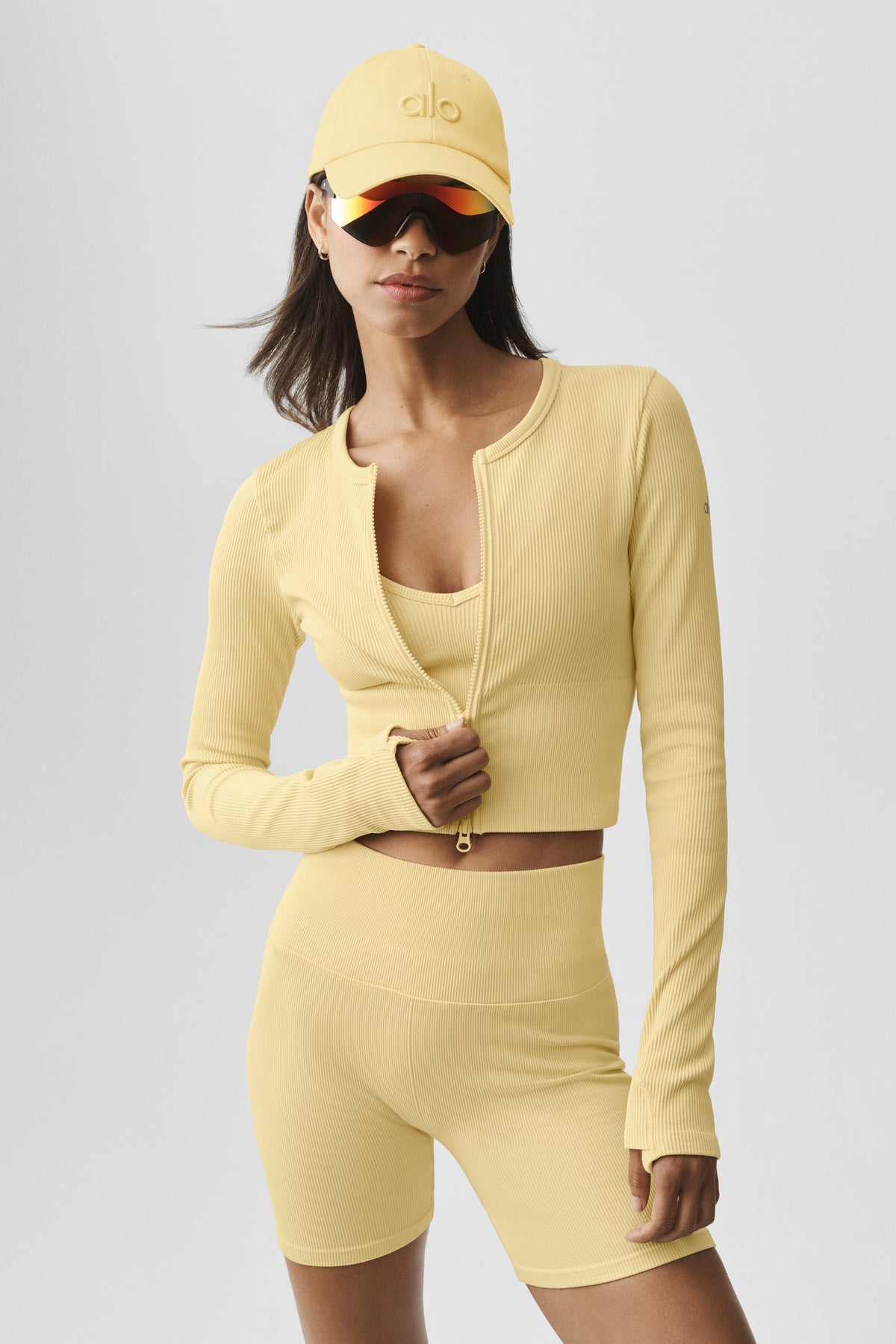 Alo Yoga Seamless Ribbed Favorite Jacket - Warm Butter - imagen 2