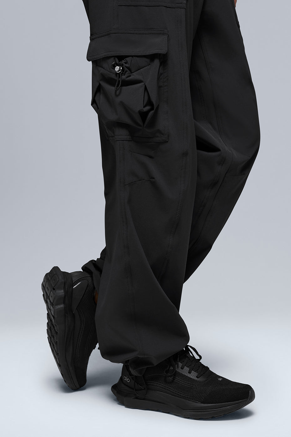 Alo Yoga Low Rise Megastar Cargo Pant - Black - imagen 4