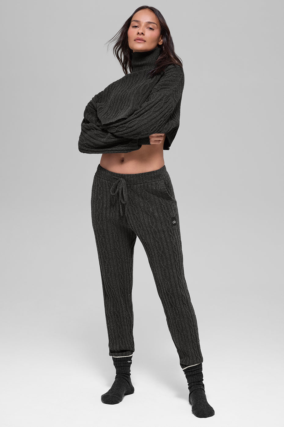 Alo Yoga Cable Knit Winter Bliss Pant - Dark Heather Grey - imagen 2
