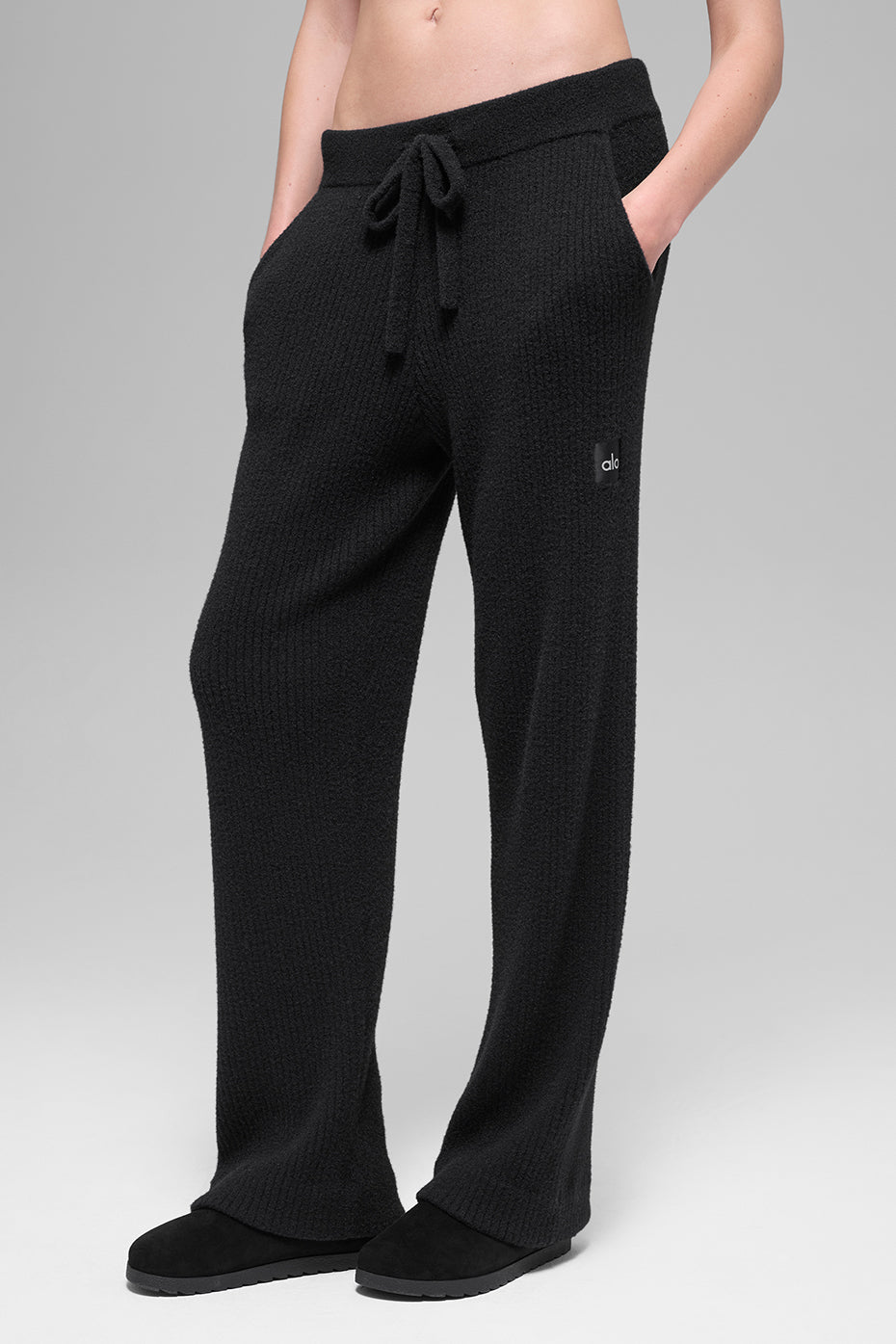 Alo Yoga Snuggle Up Sweater High-Waist Wide Leg Pant - Black - imagen 1
