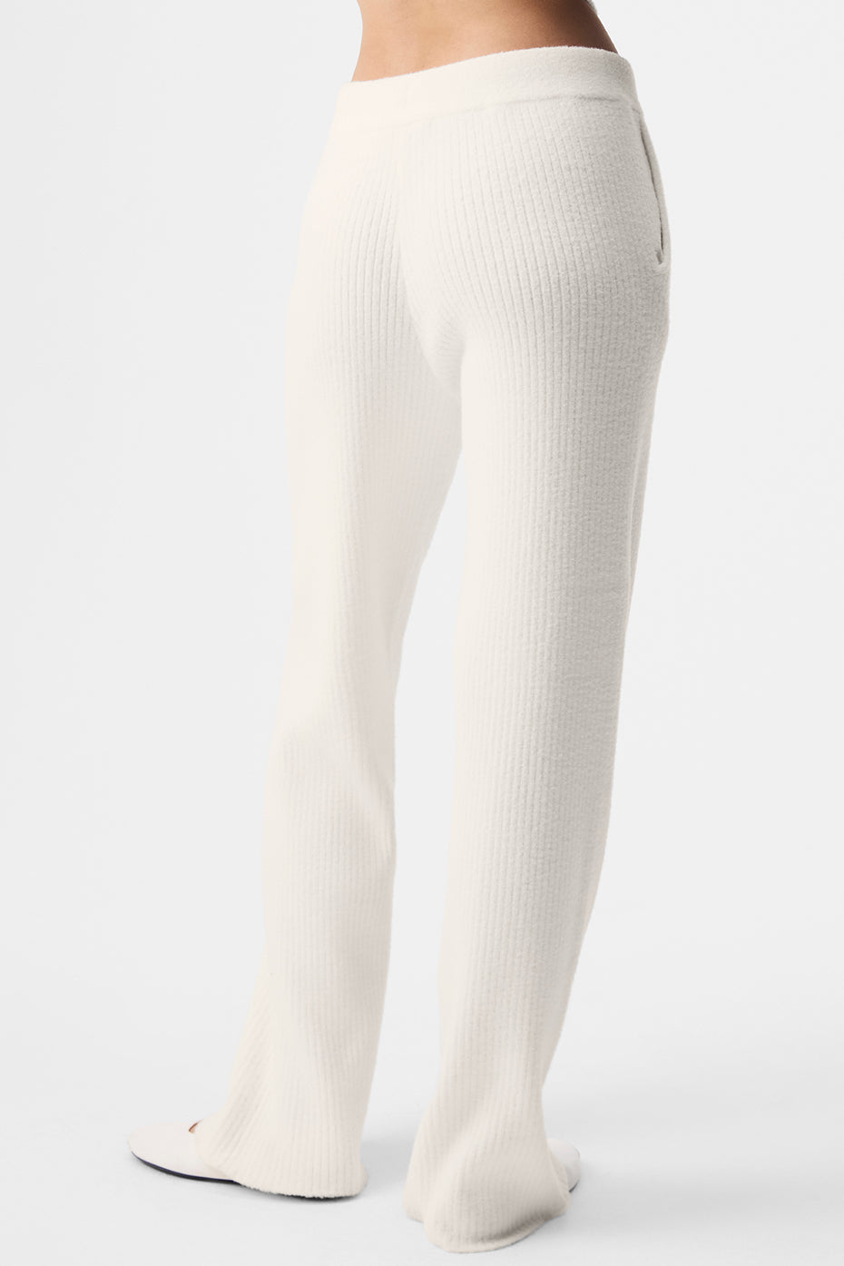 Alo Yoga Snuggle Up Sweater High-Waist Wide Leg Pant - Ivory - imagen 3